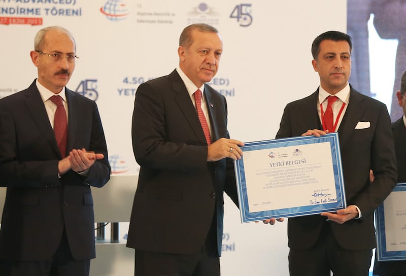 1445940319_G__rsel_1